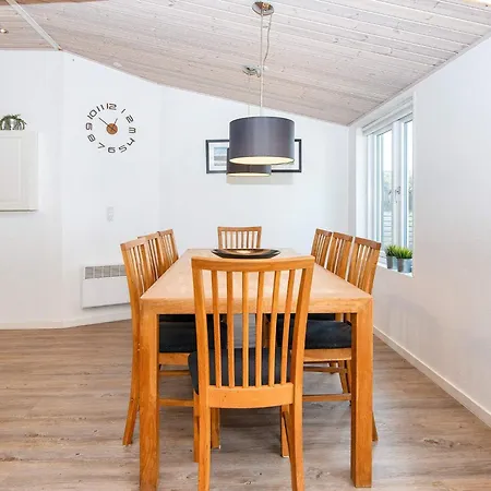 10 Person In Harboore-by Traum * הרבור